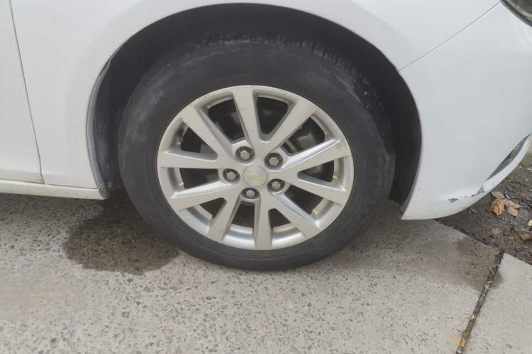 Used Chevrolet Malibu 2014 2.4L Automatic Luxury Edition Right Front Wheel Hub