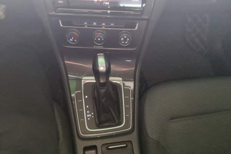 Used Volkswagen Golf 2019 1.6L Automatic Comfort Model China V Standard Gear Lever