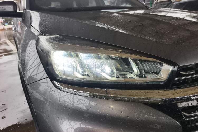 Used Chery Tiggo 8 2021 Kunpeng Edition 390TGDI Automatic Fuyao Version Right Front Headlight