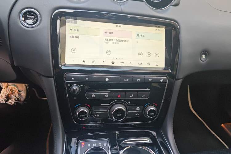 Used Jaguar XJ 2018 XJL 3.0 SC Two-Wheel-Drive Panoramic Business Edition
