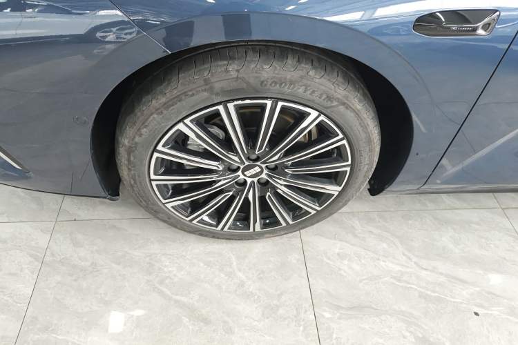 Used Geely Galaxy 8 2025 130km EM-P Starship Edition