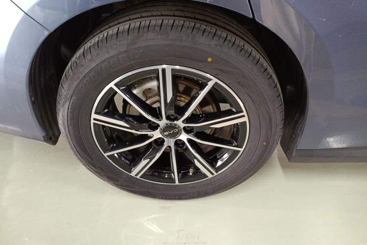 Used BYD Seal 06 New Energy 2024 DM-i 120KM Prestige Model Right Rear Wheel Hub