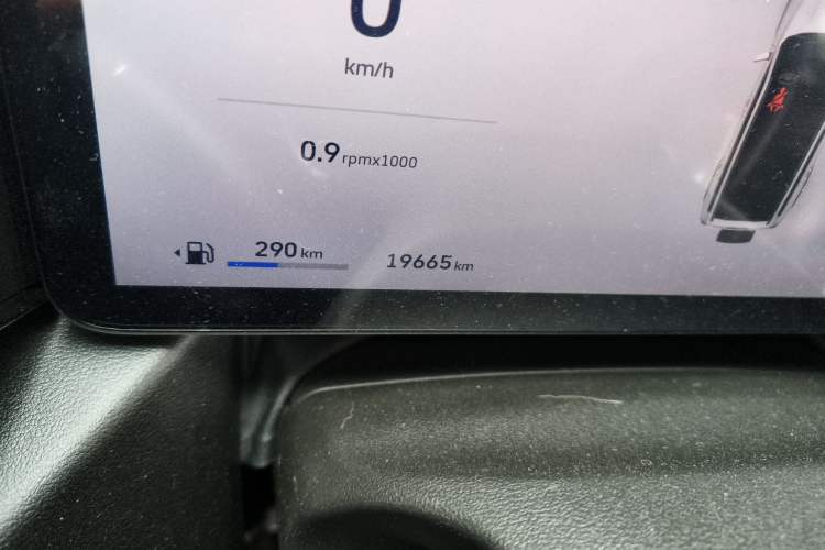 Used Haval Raptor 2025 2.0T 4WD Pro Odometer Close Up