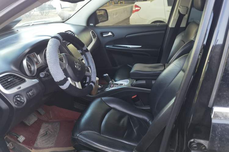 Used Dodge Journey 2013 2.4L Two-Wheel Drive Luxury Version