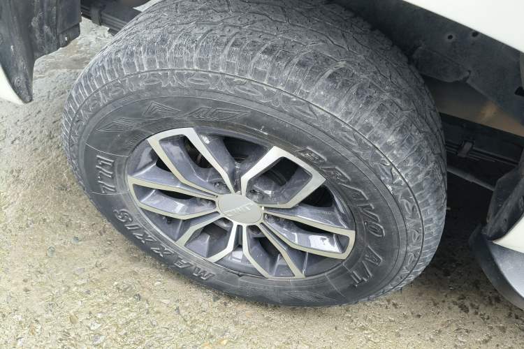 Used JMC Yuhu 7 2022 2.0T Automatic Diesel 4x4 Comfort Edition Standard Wheelbase Right Rear Wheel Hub