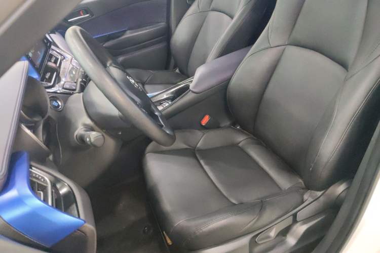 Used Toyota C-HR 2018 2.0L Leading with Sunroof China VI Standard Left Front Seat