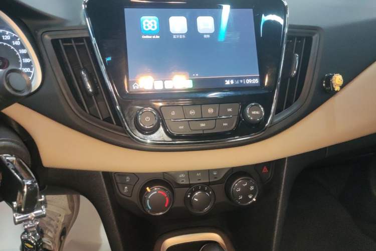 Used Chevrolet Monza 2021 320 Automatic Enjoyment Sunroof Edition Audio And AC Panel