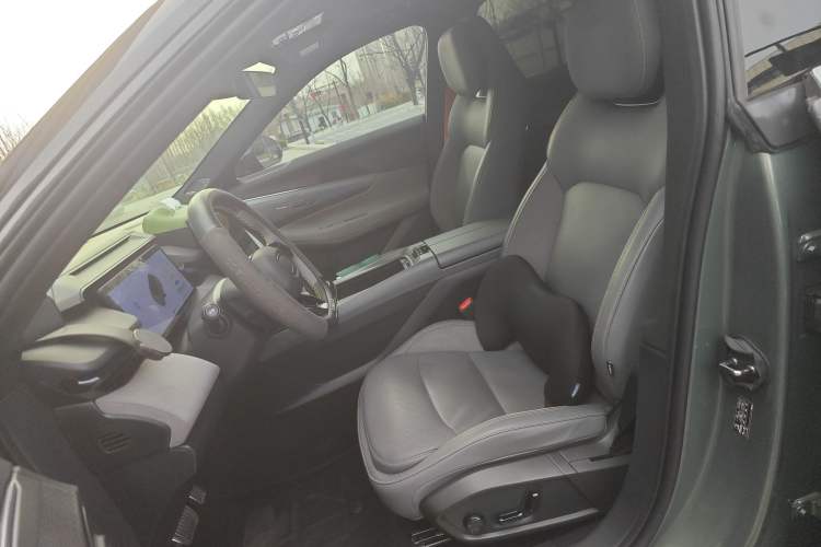 Used Lynk & Co 08 EM-P 2023 220km All-Wheel-Drive Performance Halo Left Front Seat