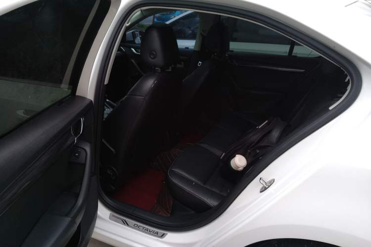 Used Skoda Octavia 2017 1.6L Automatic Smart Drive Edition Left Rear Seat