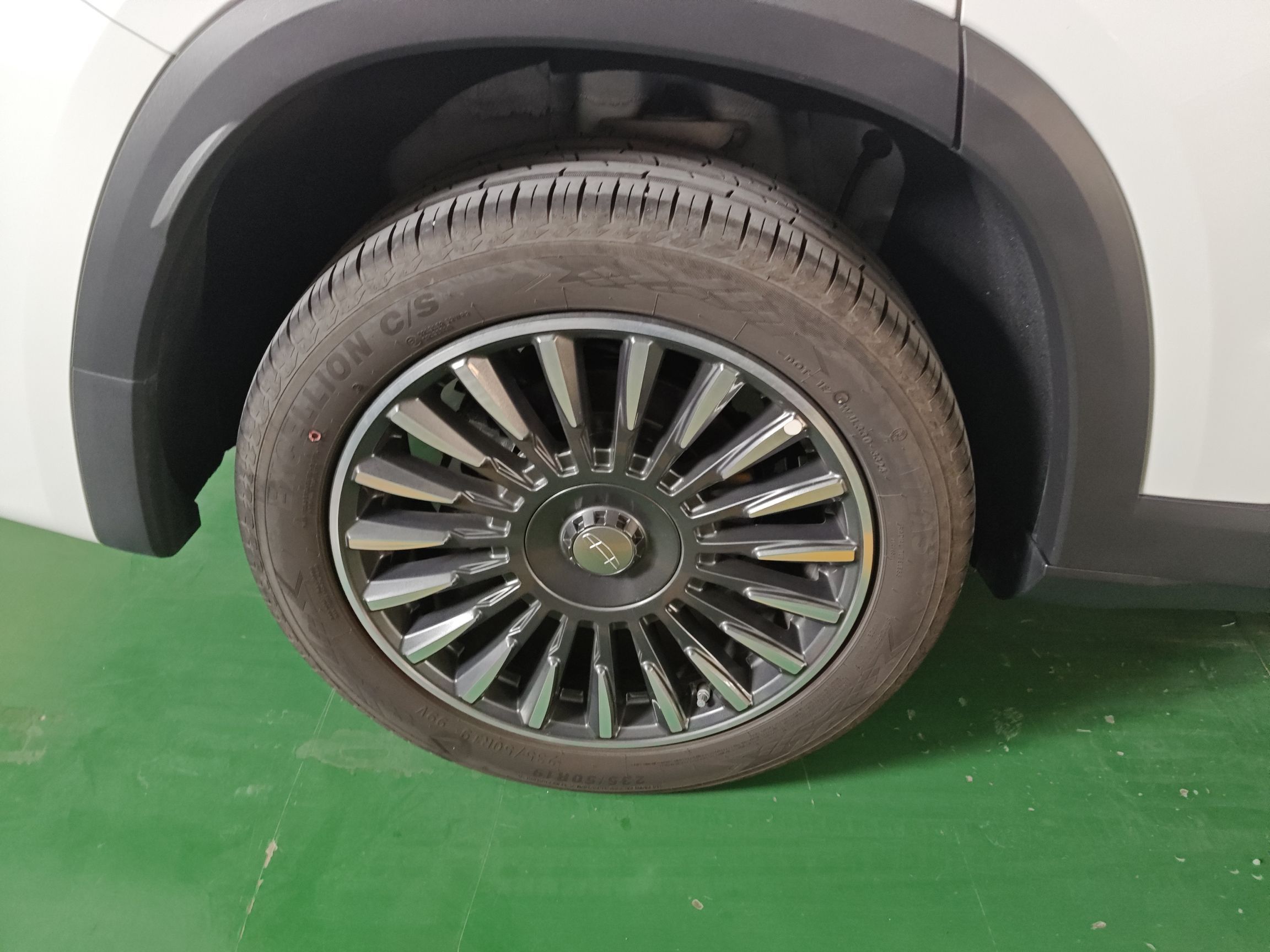 Geely Auto Haoyue L 2025 2.0T DCT Luxury Edition — снимка 11