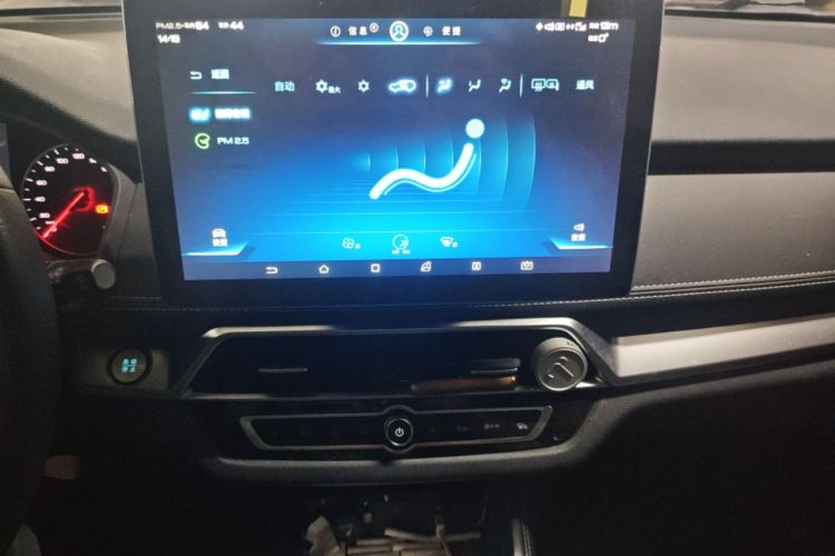 Used BYD Song New Energy 2019 Song DM 1.5TID Smart Connect Dynamic Model Audio And AC Panel
