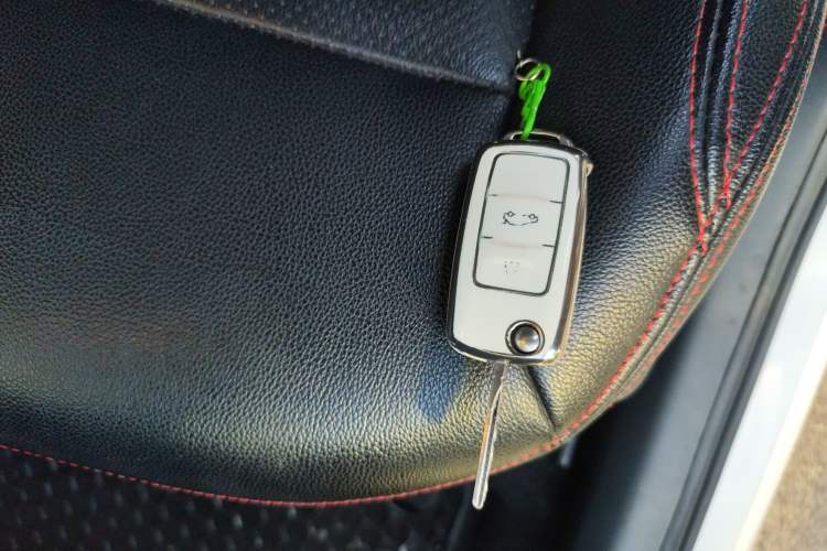 Used Volkswagen Polo 2016 1.6L Automatic Comfort Model
