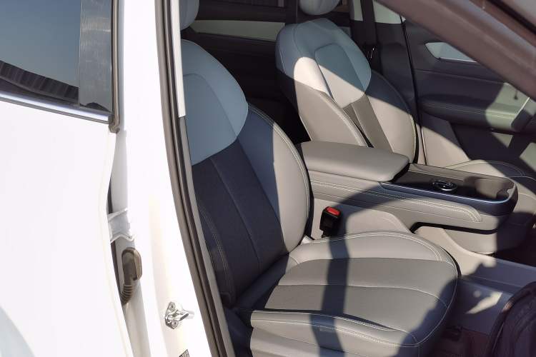 Used Bestune Yueyi 03 2025 445km Joyful Edition
