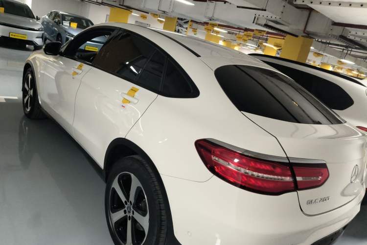 Used Mercedes-Benz GLC Coupe 2017 GLC 200 4MATIC Coupe SUV
