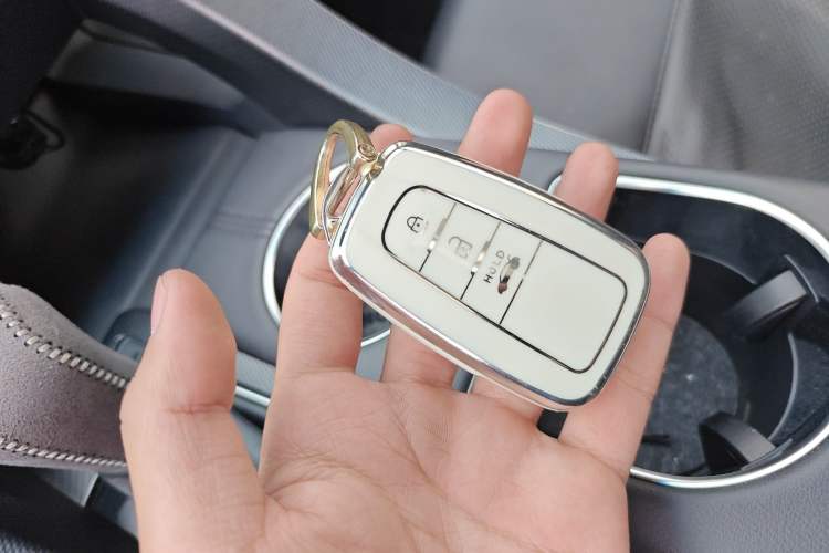 Used Toyota Avalon 2019 Dual-Engine 2.5L XLE Prestige Version China VI Standard