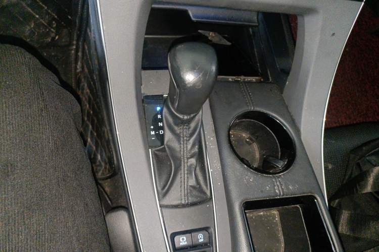 Used Toyota Avalon 2022 2.0L Luxury Edition Gear Lever