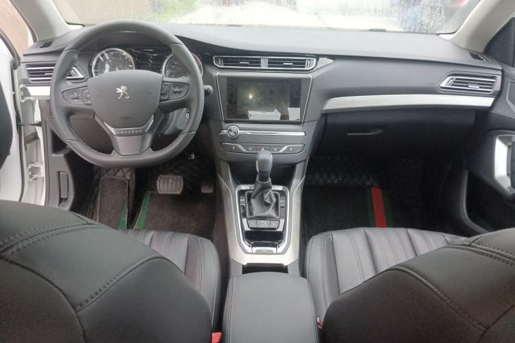 Used Peugeot 408 2022 1.6T Ambition Edition Center Console