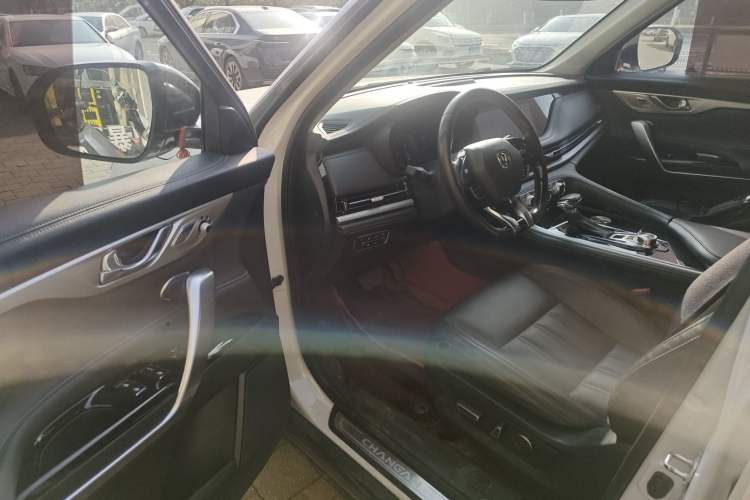 Used CHANGAN CS95 2019 2.0T Two-Wheel-Drive Luxury Version
