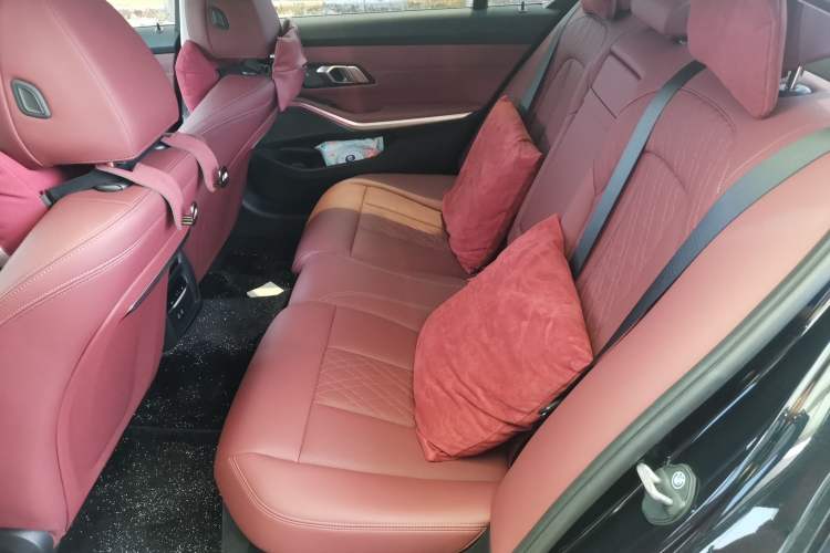 Used BMW 3 Series 2025 330Li M Sport Shadowline Package Left Rear Seat