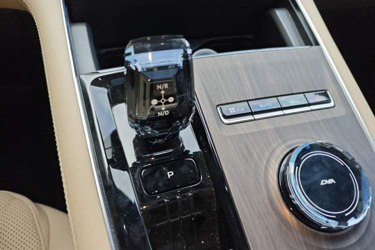 Used Geely Auto Monjaro L 2025 Dongfang Yao 2.0TD Automatic All-Wheel-Drive Wangyue Edition
