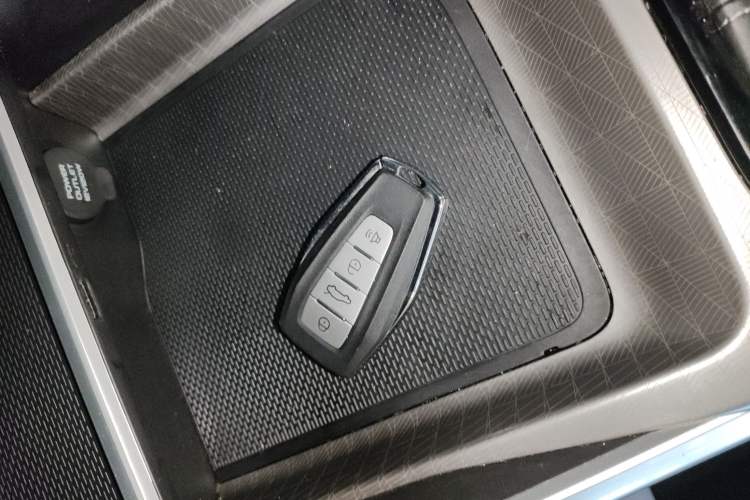 Used Geely Auto Emgrand 2025 4th Generation 1.5L CVT Flagship Version
