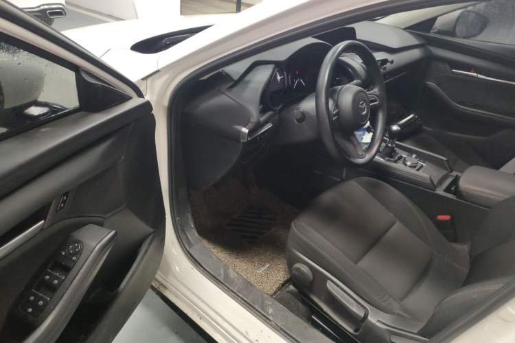 Used Mazda Mazda 3 Axela 2023 1.5L Manual ZhiMei Edition
