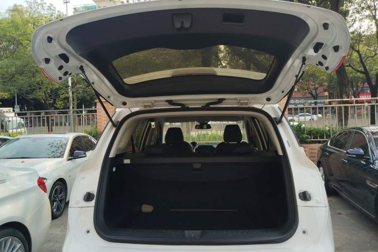 Used Baojun 530 2020 1.5T CVT Luxury Connected Version 5 Seats Trunk