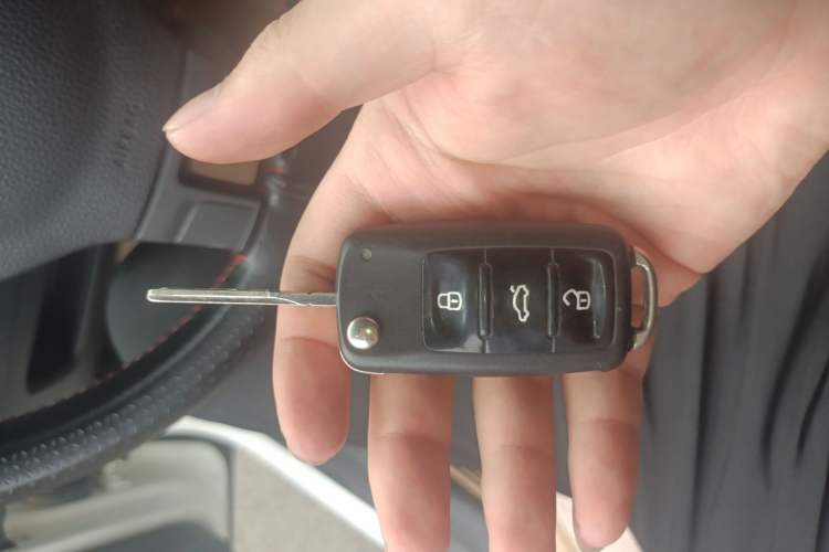 Used Volkswagen Lavida 2013 Revised Classic 1.6L Automatic Fashion Edition