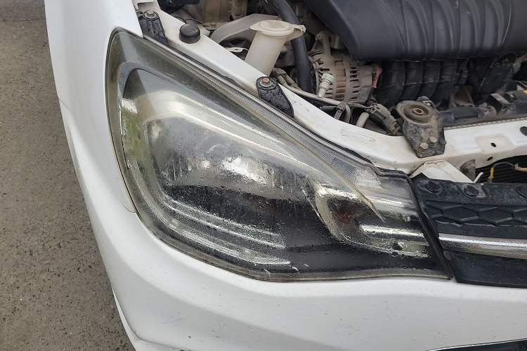 Used Soueast V3 Lingyue 2015 1.5L Manual Happiness Edition Right Front Headlight