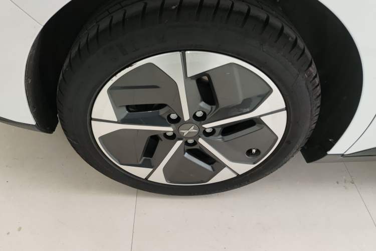 Used XPeng MONA M03 2024 515 Long-Range Right Rear Wheel Hub