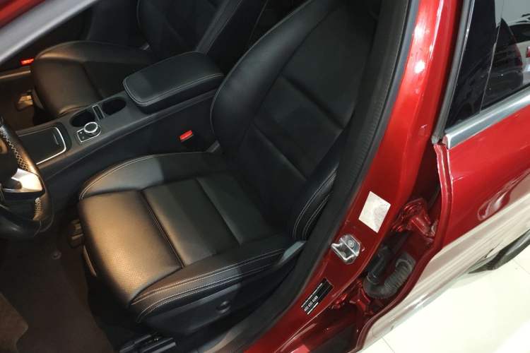 Used Mercedes-Benz GLA 2017 GLA 200 Sport Edition Left Front Seat