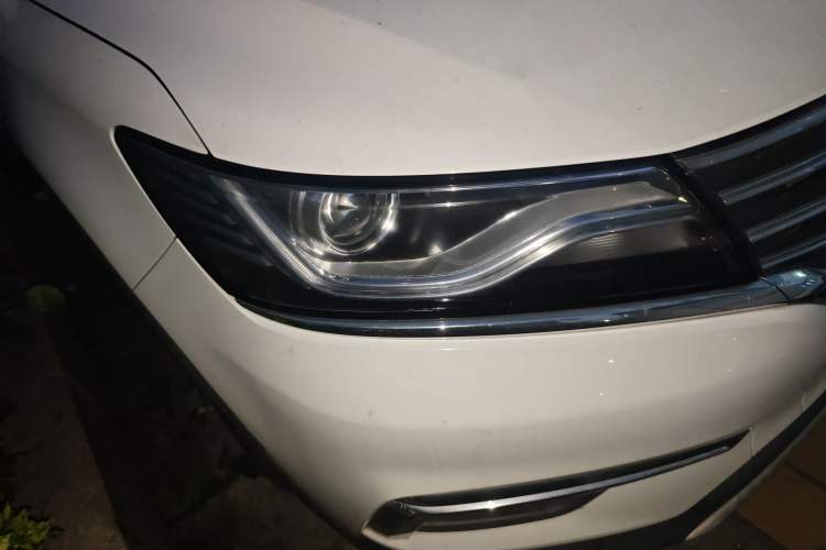 Used Roewe RX5 2016 20T Two-Wheel Drive Automatic Internet Smart Edition Right Front Headlight