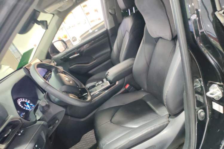 Used Toyota Highlander 2023 2.5L Smart Electric Hybrid Dual-Engine 4x4 Knight Edition 7 Seats
