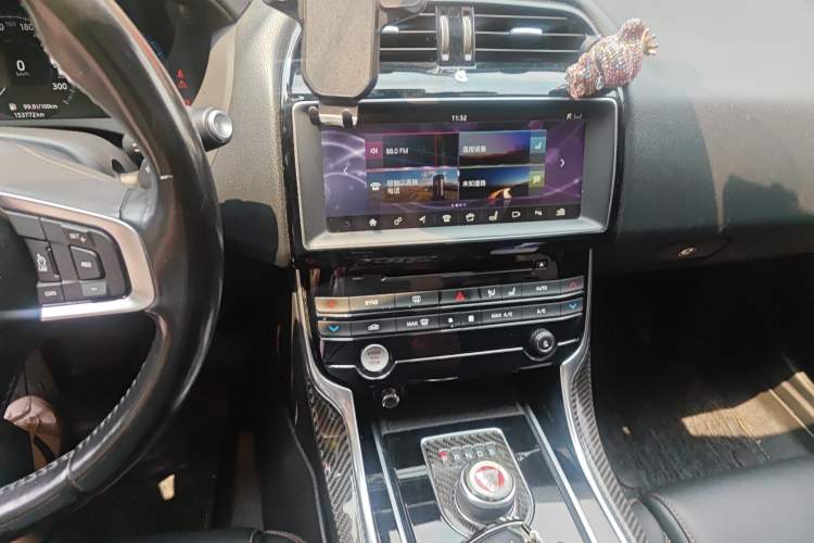 Used Jaguar XEL 2018 2.0T 200 PS Premium Edition Audio And AC Panel