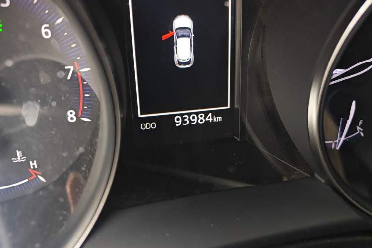 Used Toyota IZOA 2018 2.0L Yichi Edition China V Standard Odometer Close Up