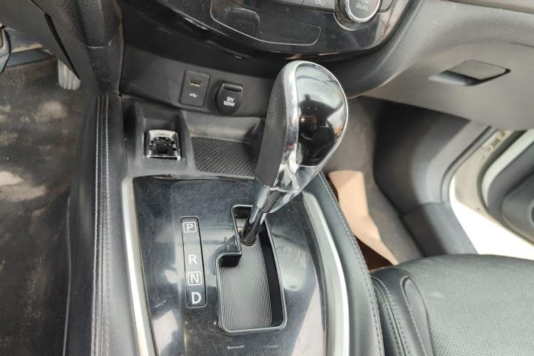 Used Nissan X-Trail 2021 2.5L CVT 4WD XL SmartConnect Leading Edition Gear Lever
