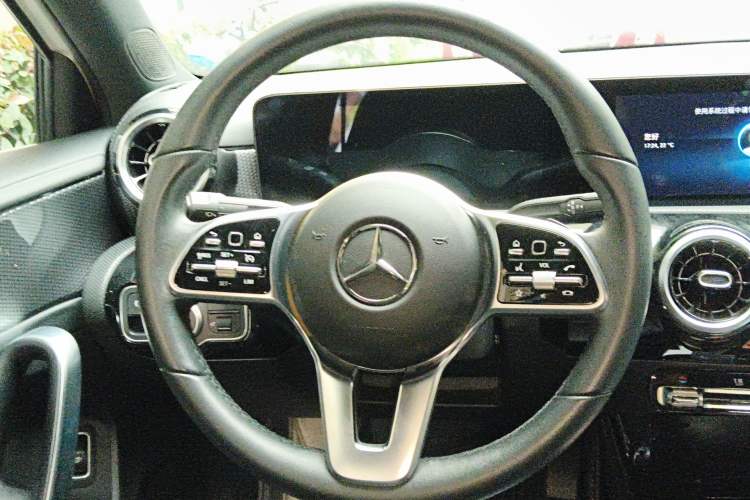 Used Mercedes-Benz A-Class 2022 Restyled A 200 L Sport Sedan Fashion Version