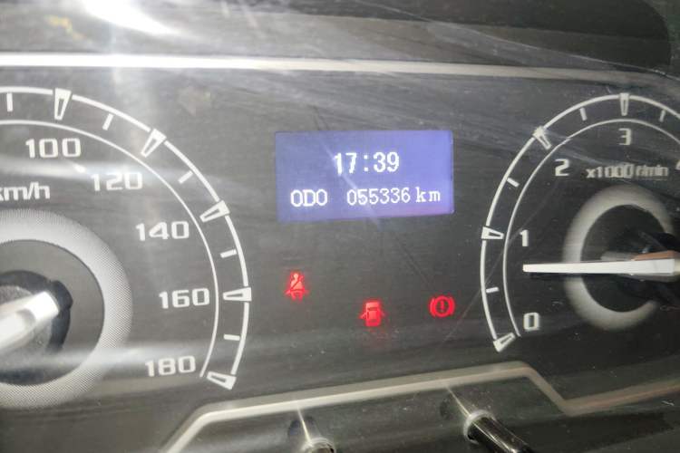 Used SAIC MAXUS Xintu V80 2024 Aotong Value Edition 6MT Long-Wheelbase Mid-Roof Model with 127 Ps Available in 6/7/8/9-Seater Configurations