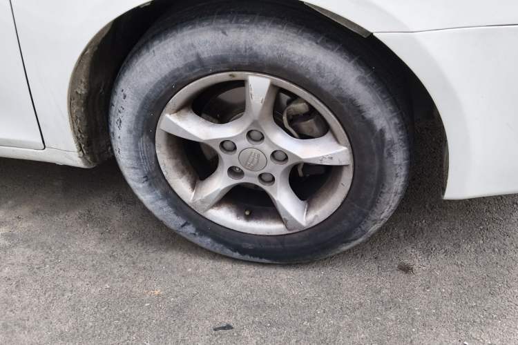 Used Geely Auto Classic Emgrand 2013 Hatchback 1.5L Manual Entry-Level Model
