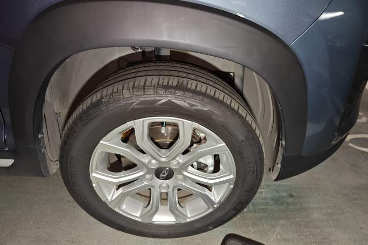 Used Chery Tiggo 3X 2022 PLUS 1.5L CVT Thrilling Red Date Edition II Right Front Wheel Hub