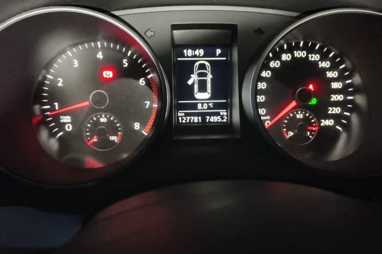 Used Volkswagen Golf 2012 1.4TSI Automatic Luxury Edition Odometer Close Up