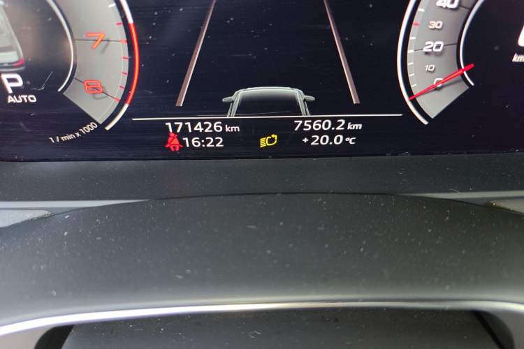 Used Audi A6L 2019 45 TFSI Prestige Elegant Edition Odometer Close Up