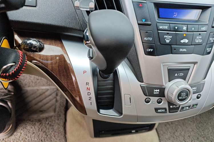 Used Honda Odyssey 2013 2.4L Elite Edition Gear Lever