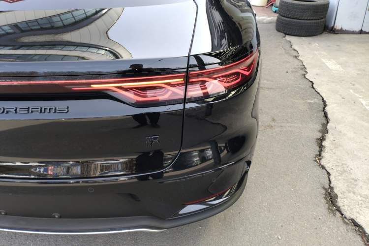 Used BYD Han 2024 DM-i Glory Edition 121KM Elite Model Right Rear Taillight