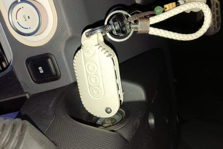 Used Wuling Hongguang MINIEV 2022 Macaron Premium Model – Lithium Iron Phosphate