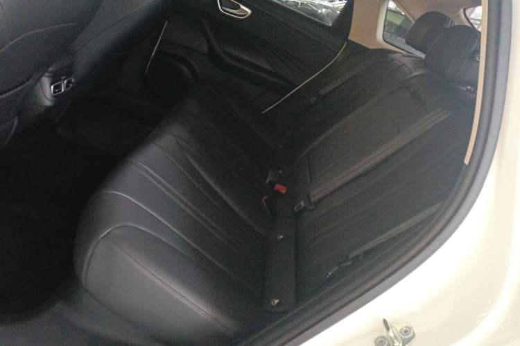 Used Roewe D7 2025 EV 510km Rear-Drive Navigation Edition Left Rear Seat