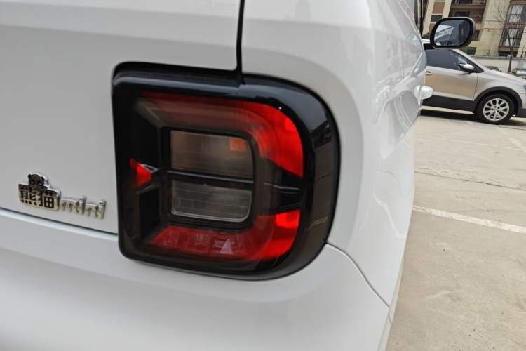 Used Geely Galaxy Panda 2024 Panda Mini 200km Endurance Bear
