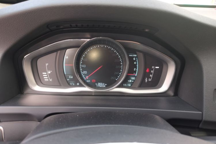 Used Volvo V60 2014 T5 Zhiya Edition
