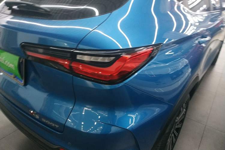 Used CHANGAN OSHAN X5 2021 1.5T DCT Prestige Edition Right Rear Taillight