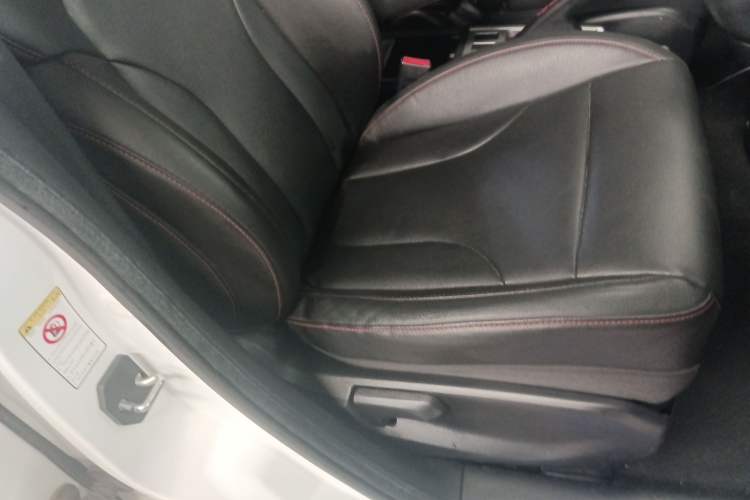 Used Haval H6 2013 Upgraded Model 2.4L Automatic Two-Wheel Drive Elite Version